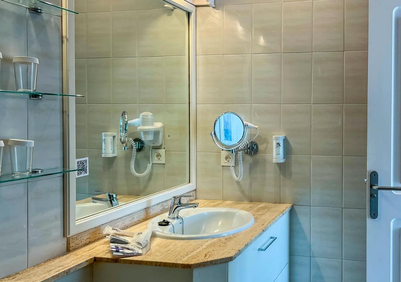 One-Bedroom Apartment,1541362816:JPEG
